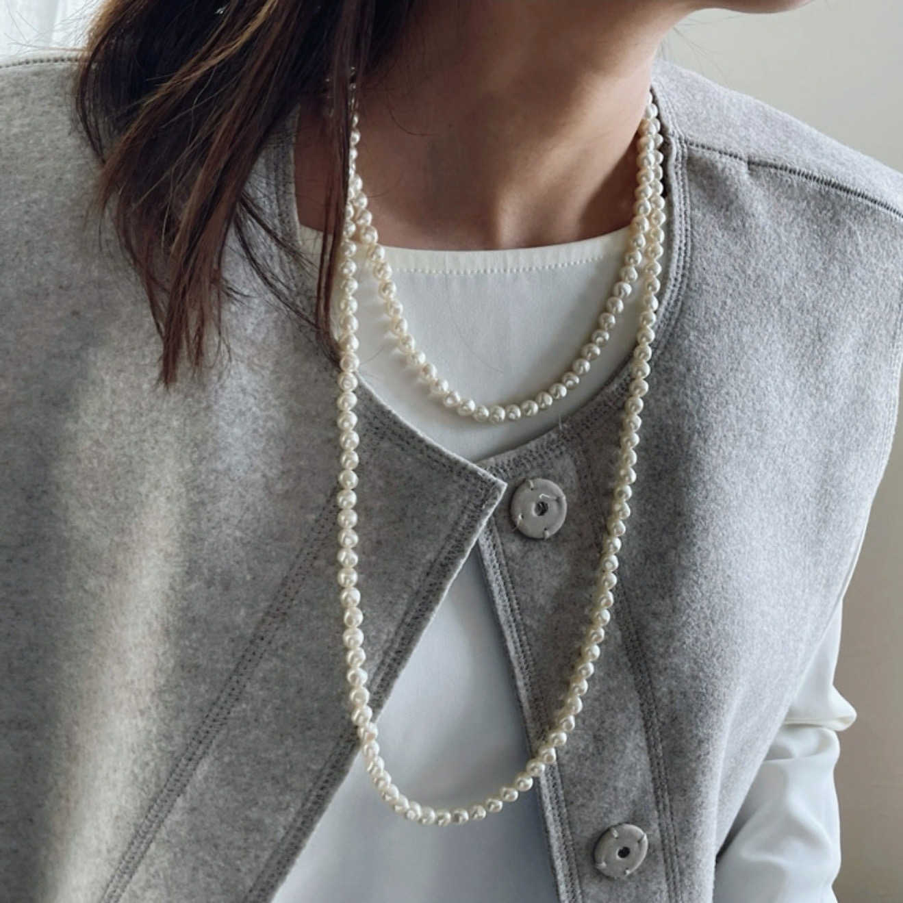 アレンジ自在。オフホワイト ロング バロックパールネックレス  120cm